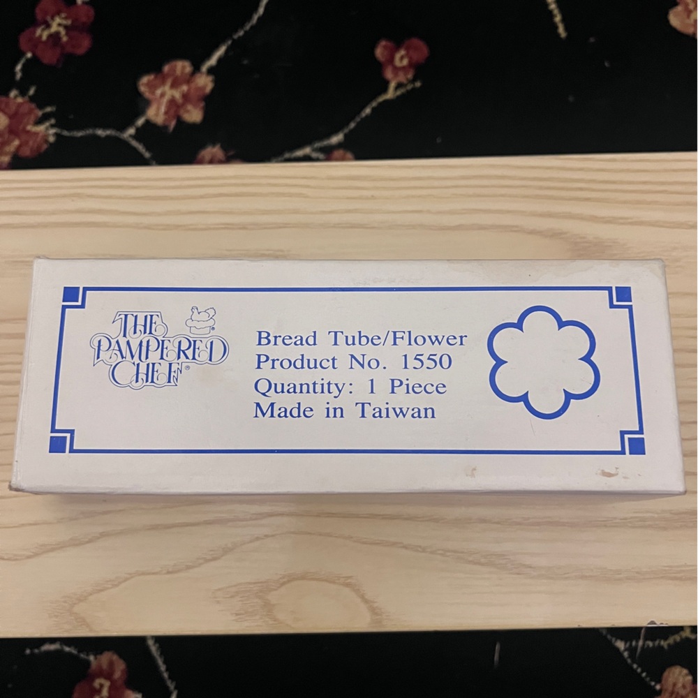 The Pampered Chef Blue and White Bread Tube
